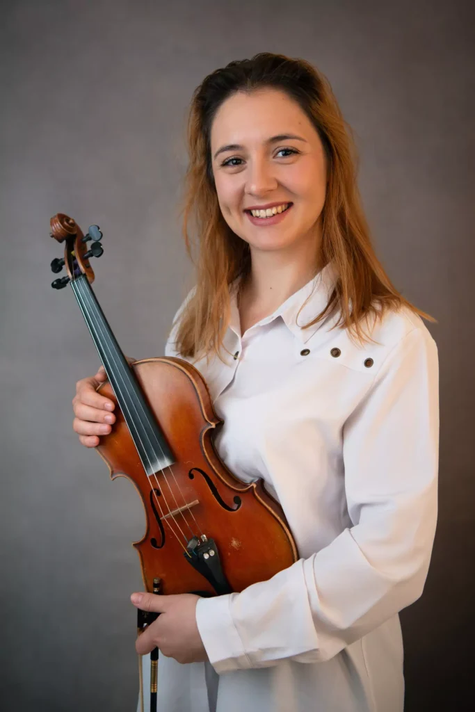 Miljana Zdravkovic, violin and piano teacher