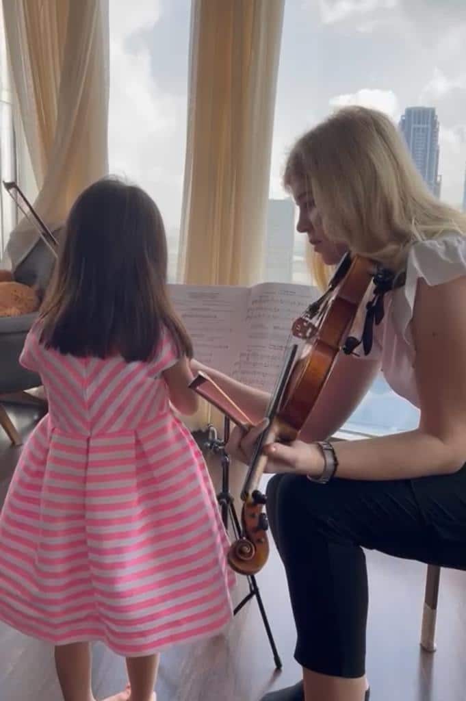 A private violin lesson at home in Dubai