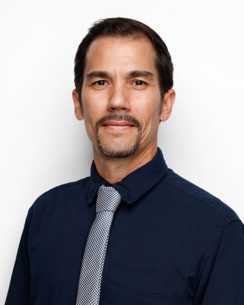 Armando Lopez Moreno, guitar specialist